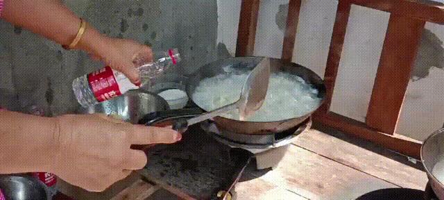 DƬ